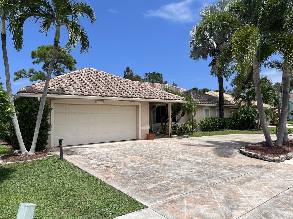Photo of 2567 Bordeaux Court, Palm Beach Gardens, FL 33410 (MLS # RX-11031409)