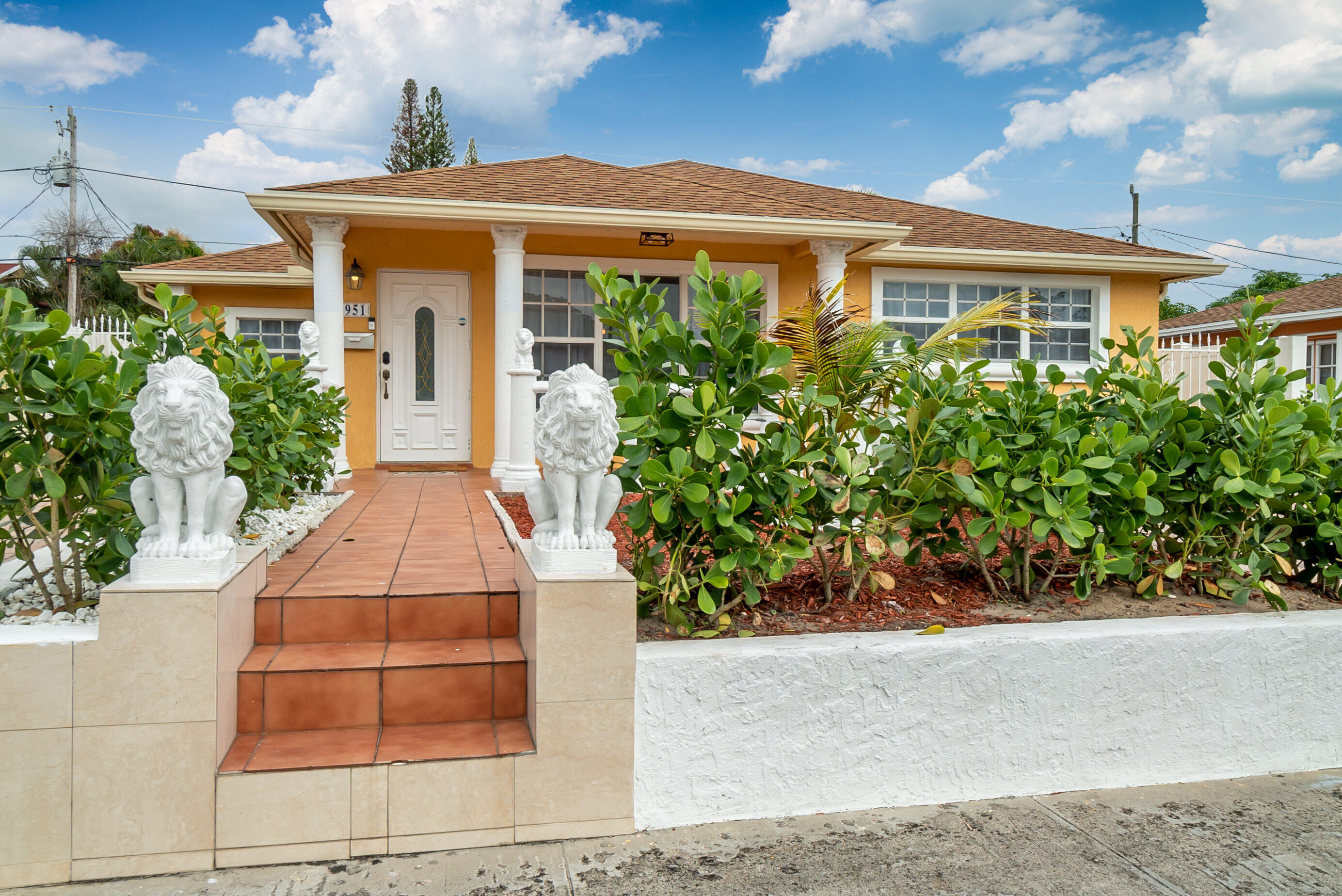 951 Green Street, West Palm Beach, Palm Beach County, Florida - 5 Bedrooms  
3 Bathrooms - 