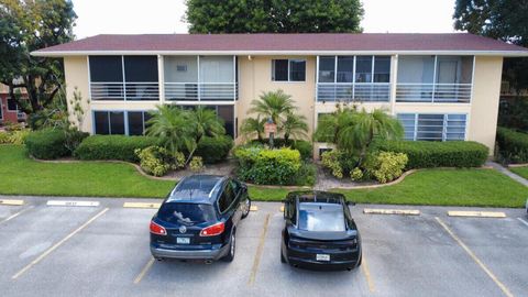 Photo of 210 Salisbury I, West Palm Beach, FL 33417 (MLS # RX-11126232)