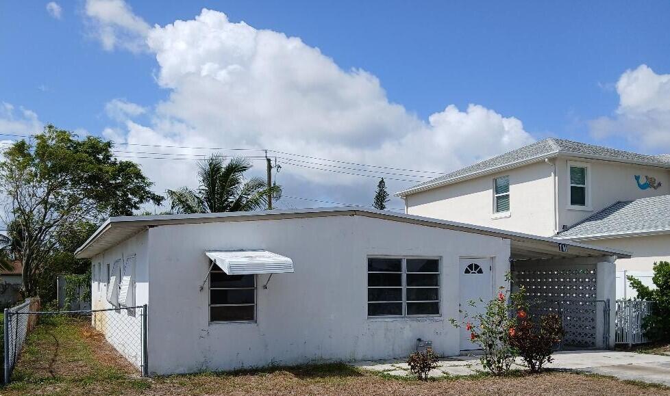Property for Sale at 116 Se 2nd Avenue, Boynton Beach, Palm Beach County, Florida - Bedrooms: 2 
Bathrooms: 2  - $325,000
