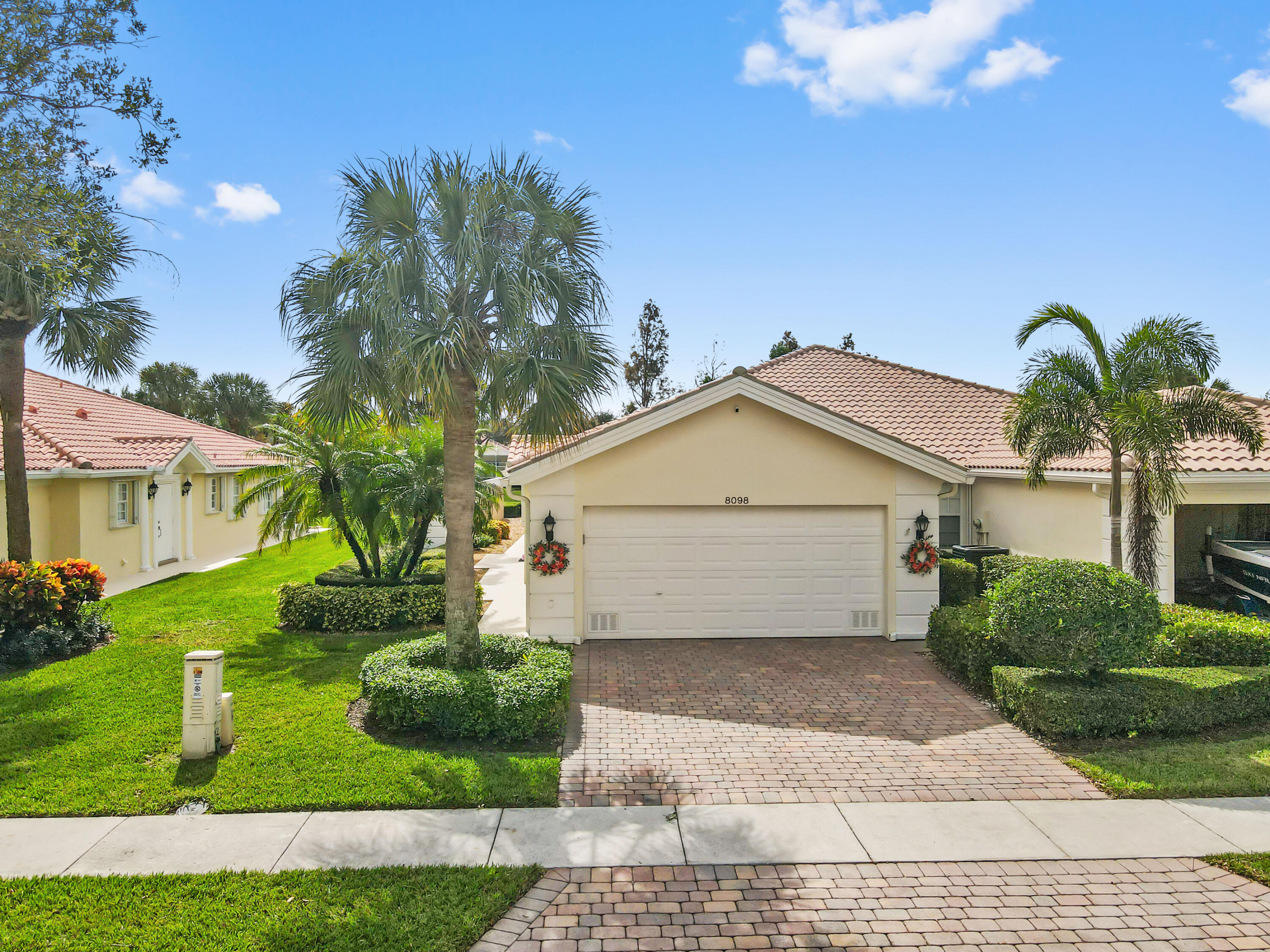 8098 Montserrat Place, Wellington, Palm Beach County, Florida - 2 Bedrooms  
2 Bathrooms - 