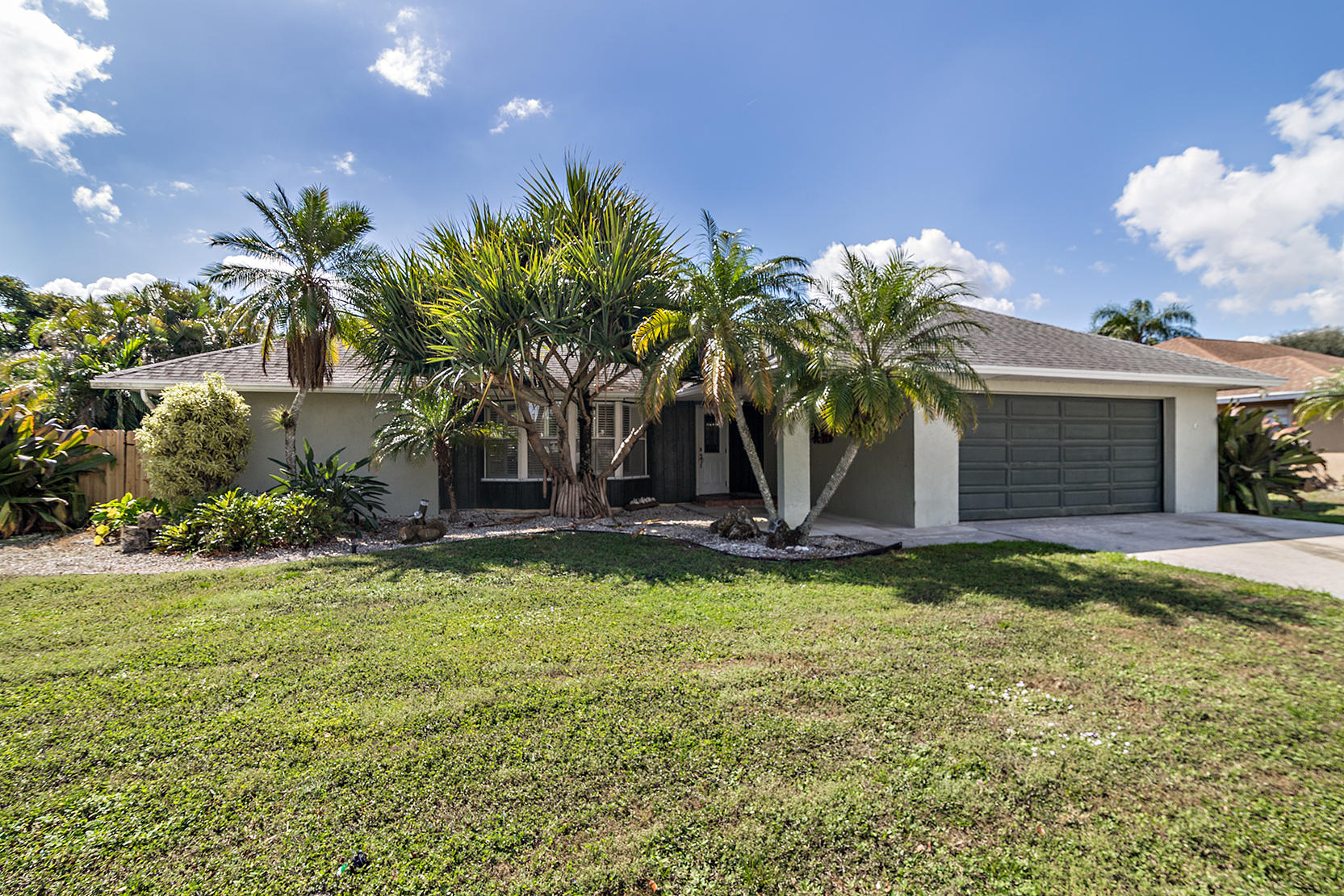 Photo 1 of 11722 Greenbriar Circle, Wellington, Florida, $365,000, Web #: 10406616