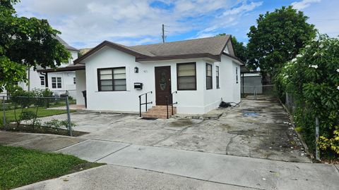 Photo of 421 Ardmore Road, West Palm Beach, FL 33401 (MLS # RX-11128208)