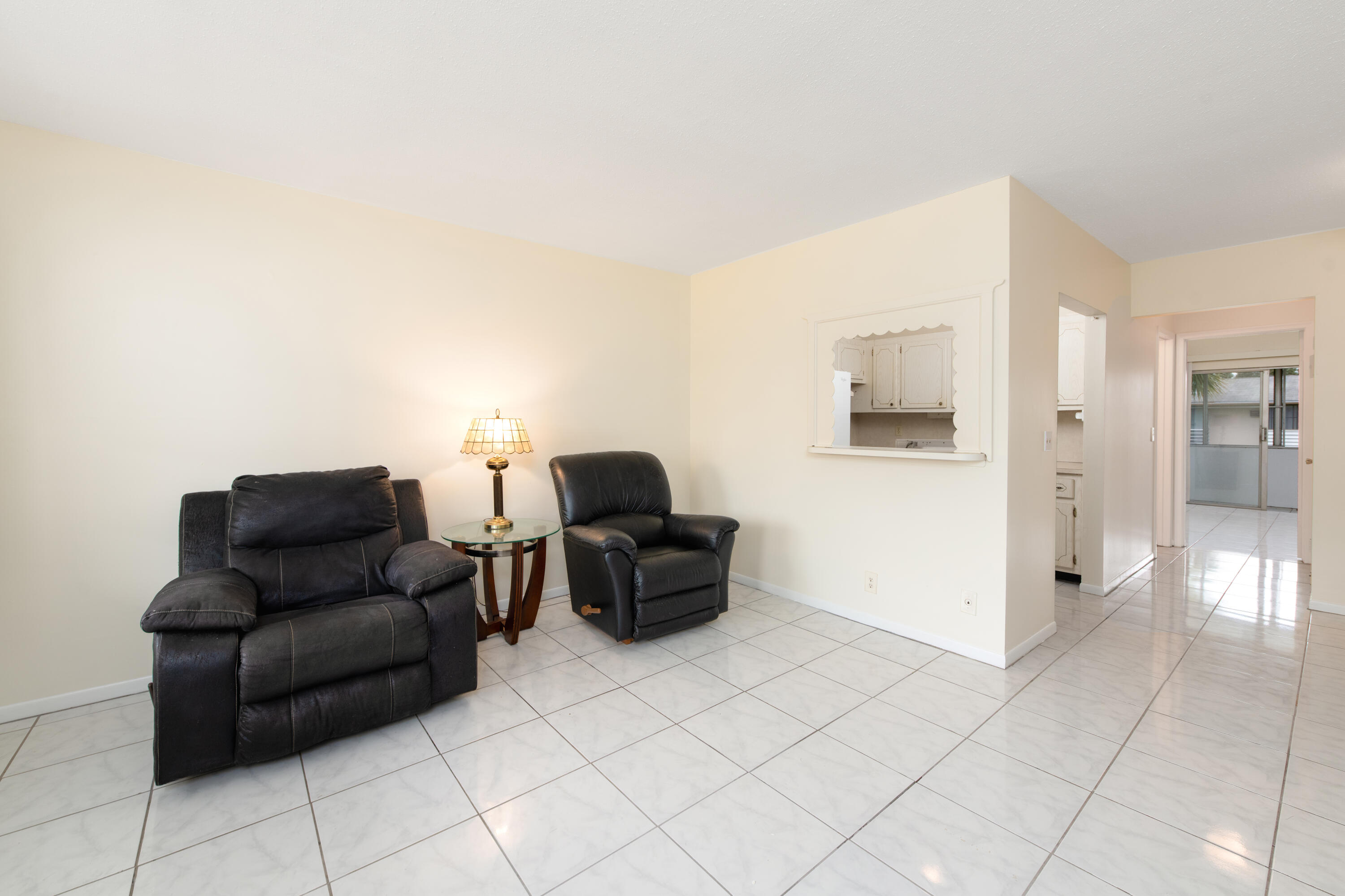 Property for Sale at 46 Waltham B 46, West Palm Beach, Palm Beach County, Florida - Bedrooms: 1 
Bathrooms: 1.5  - $85,000