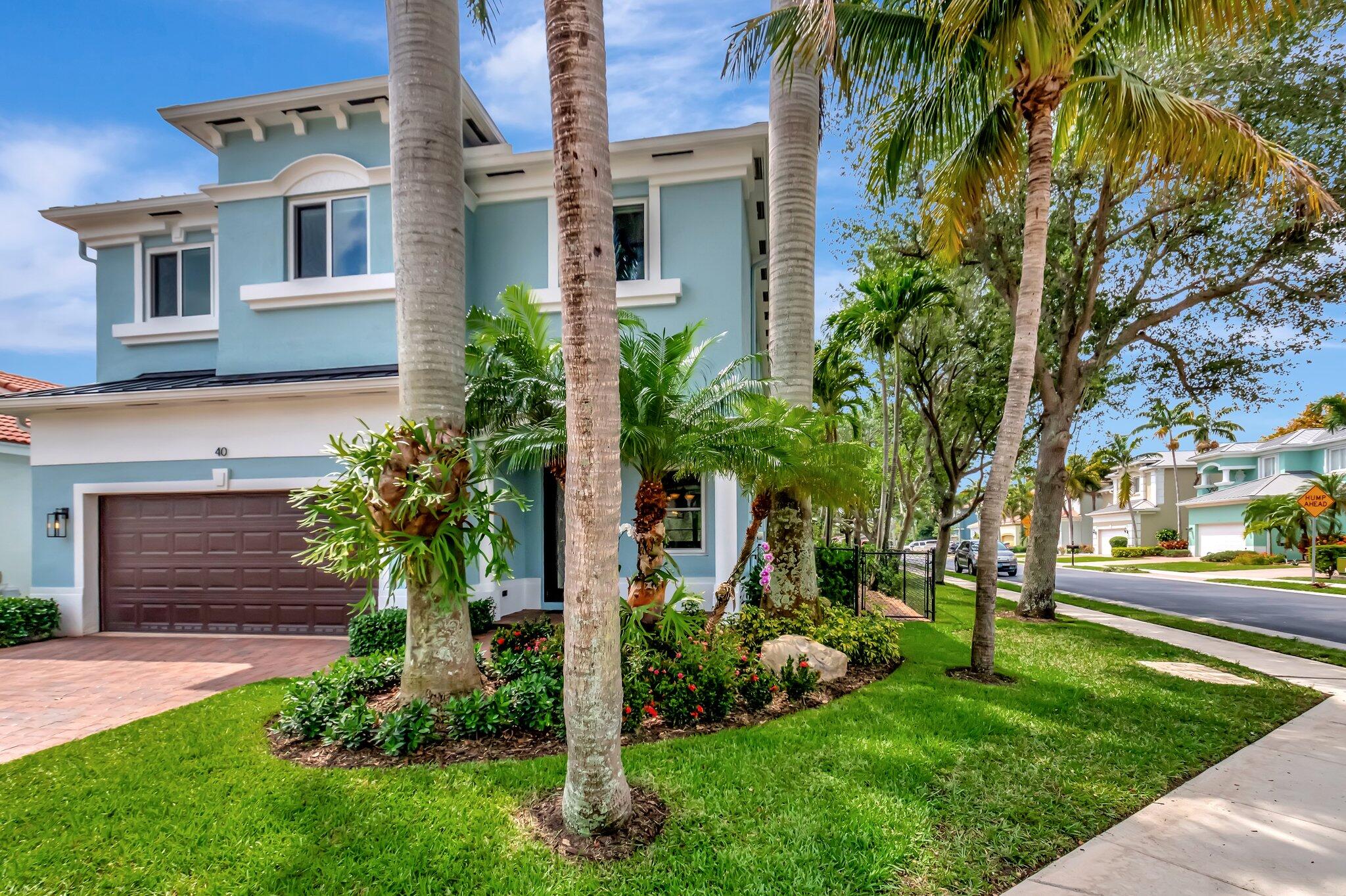 Property for Sale at 40 Country Lake Circle, Boynton Beach, Palm Beach County, Florida - Bedrooms: 5 
Bathrooms: 3.5  - $1,025,000