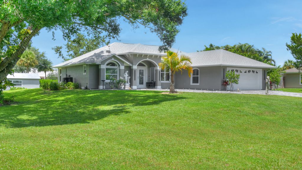 Photo of 1095 47th Avenue SW, Vero Beach, FL 32968 (MLS # RX-11122692)