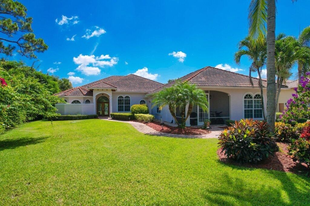 Photo of 2561 SE North Lookout Boulevard, Port Saint Lucie, FL 34984 (MLS # RX-11112380)