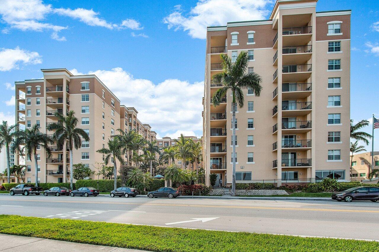 Property for Sale at 1801 N Flagler Drive 828, West Palm Beach, Palm Beach County, Florida - Bedrooms: 1 
Bathrooms: 1  - $299,000