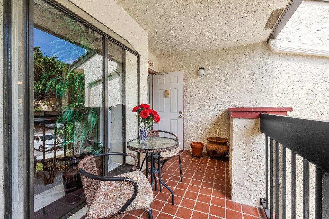 5153 Oak Hill Lane 524, Delray Beach, Palm Beach County, Florida - 2 Bedrooms  
2 Bathrooms - 