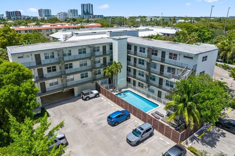 Photo of 609 NE 13th Avenue #102, Fort Lauderdale, FL 33304 (MLS # RX-11128426)