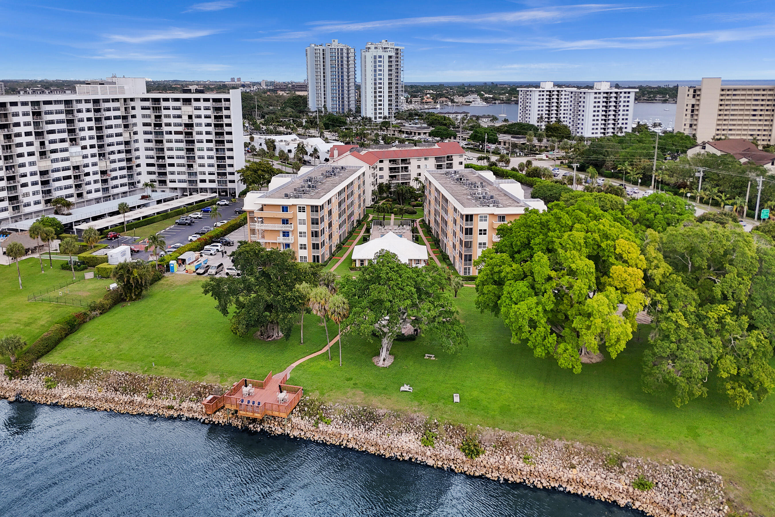 308 Golfview Road 406, North Palm Beach, Miami-Dade County, Florida - 2 Bedrooms  
2 Bathrooms - 