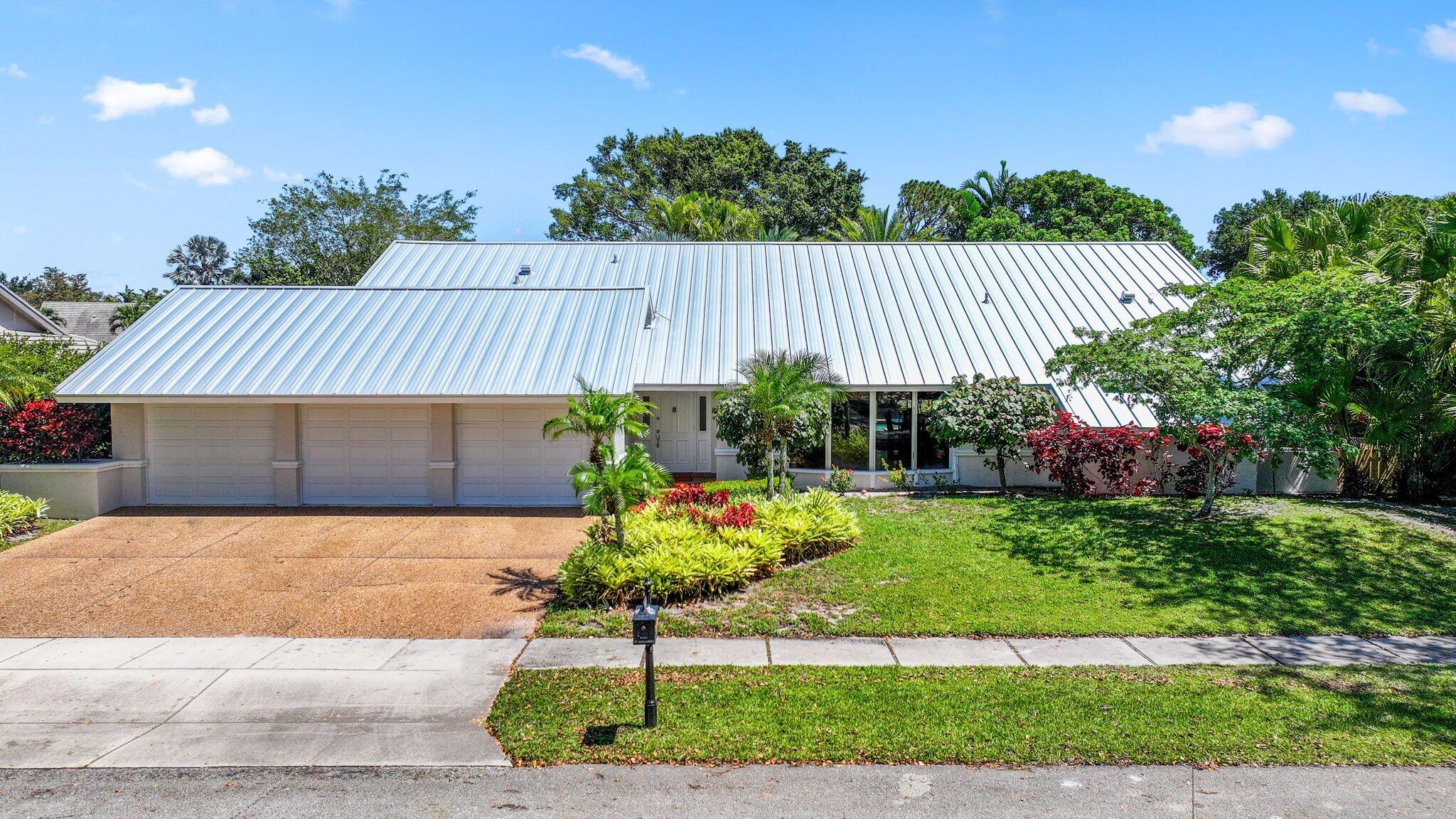 Property for Sale at 3035 St James Drive, Boca Raton, Palm Beach County, Florida - Bedrooms: 4 
Bathrooms: 3.5  - $1,399,747