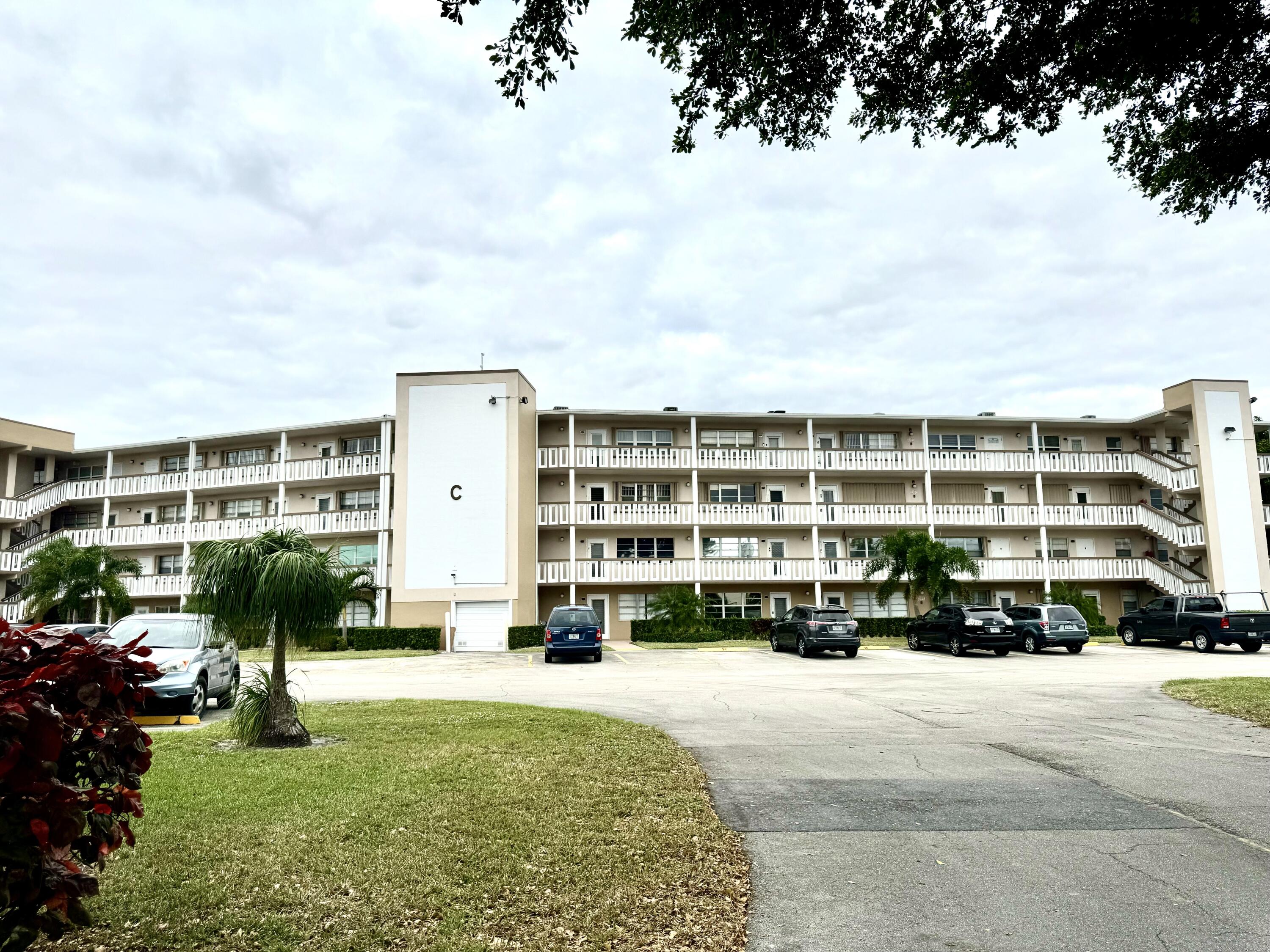 356 S Southampton C, West Palm Beach, Palm Beach County, Florida - 1 Bedrooms  
1.5 Bathrooms - 