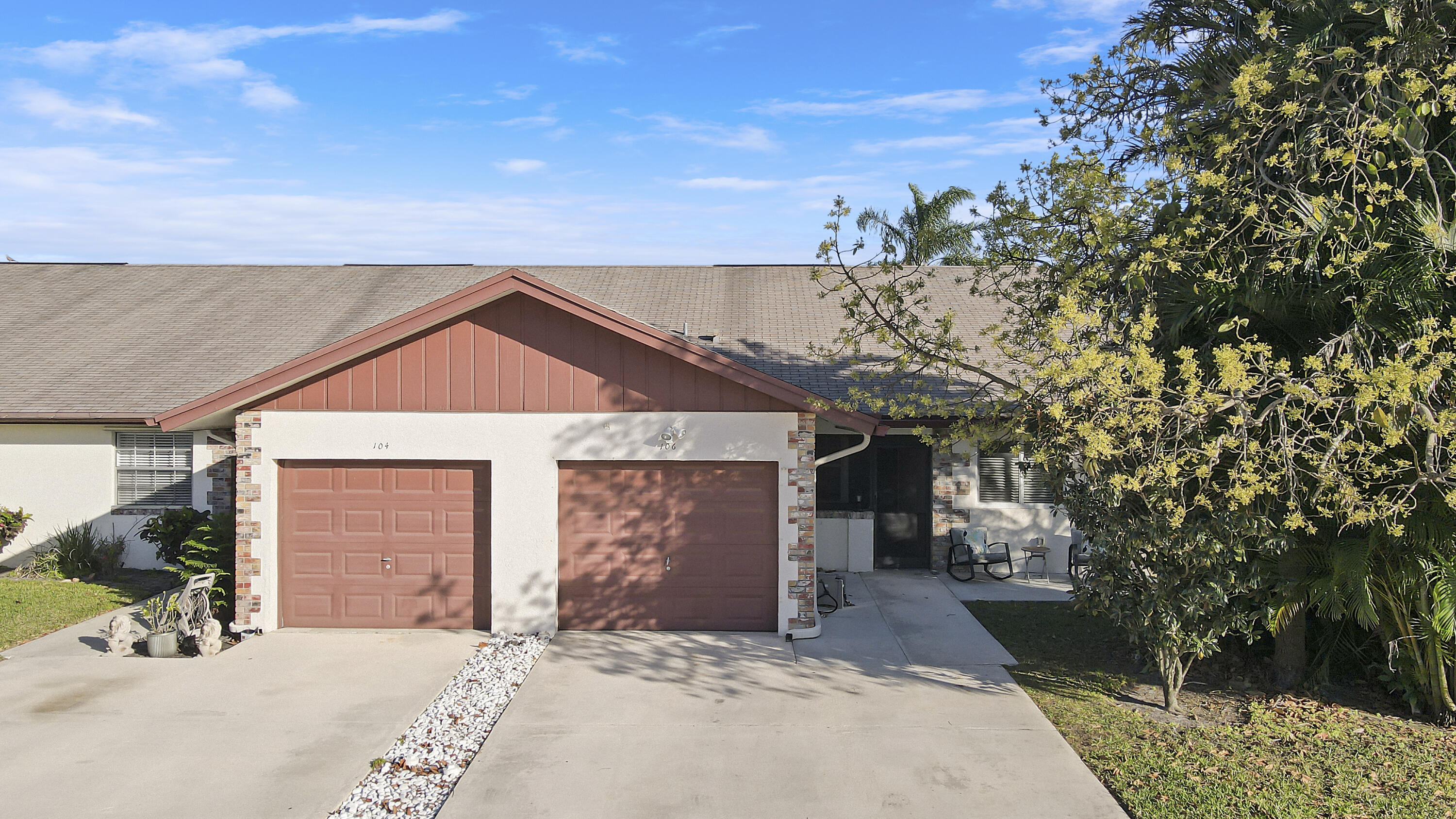 106 S Moccasin Trail, Jupiter, Palm Beach County, Florida - 2 Bedrooms  
2 Bathrooms - 