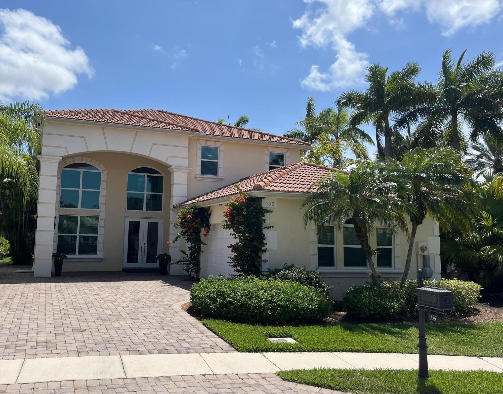 Property for Sale at 136 Casa Grande Court, Palm Beach Gardens, Palm Beach County, Florida - Bedrooms: 5 
Bathrooms: 3.5  - $1,129,000