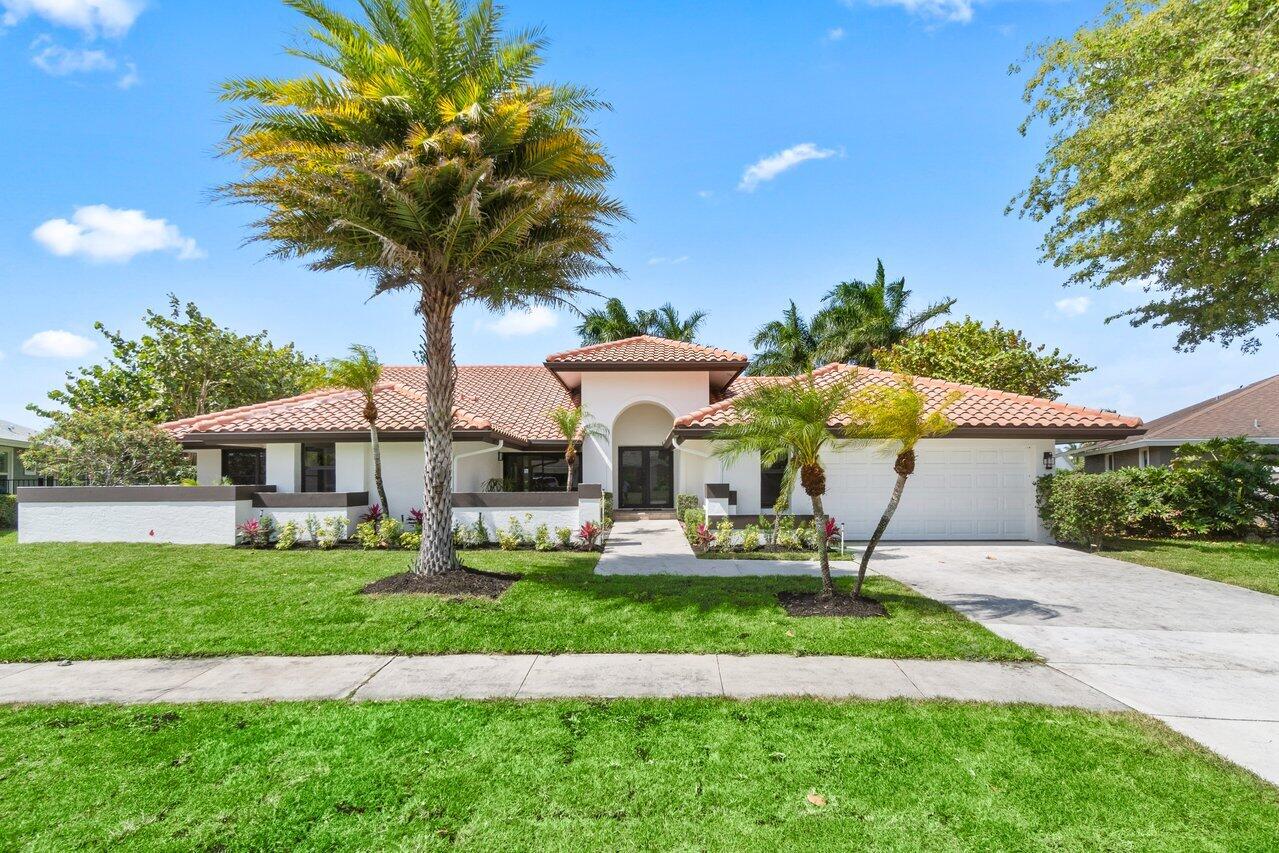 2281 Seaford Drive, Wellington, Palm Beach County, Florida - 4 Bedrooms  
2.5 Bathrooms - 