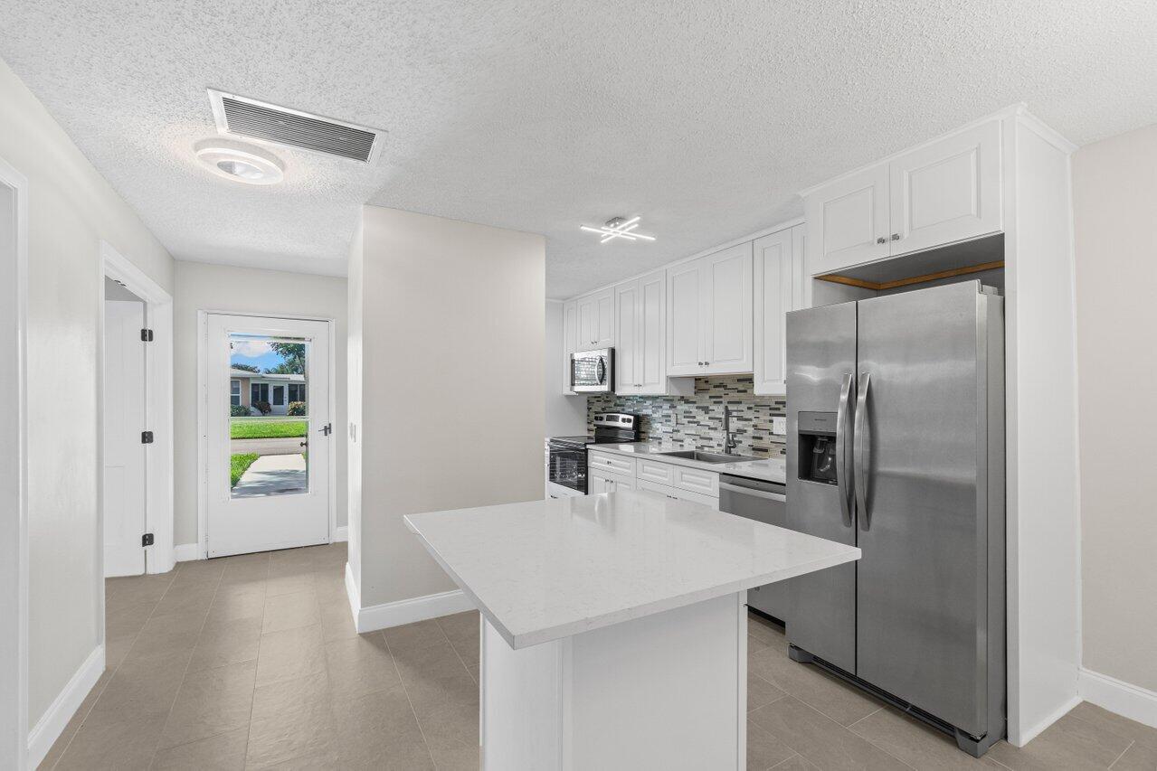 2501 Del Aire Boulevard 20-B, Delray Beach, Palm Beach County, Florida - 2 Bedrooms  
1.5 Bathrooms - 