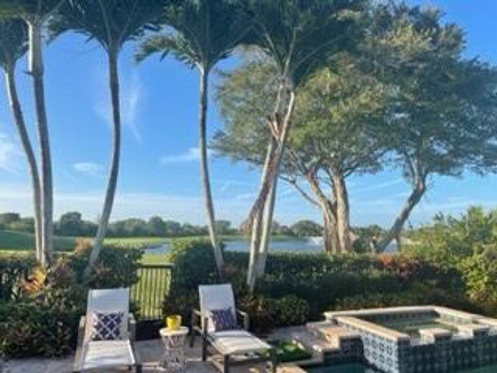 Photo of 263 Isle Way, Palm Beach Gardens, FL 33418 (MLS # RX-10777685)