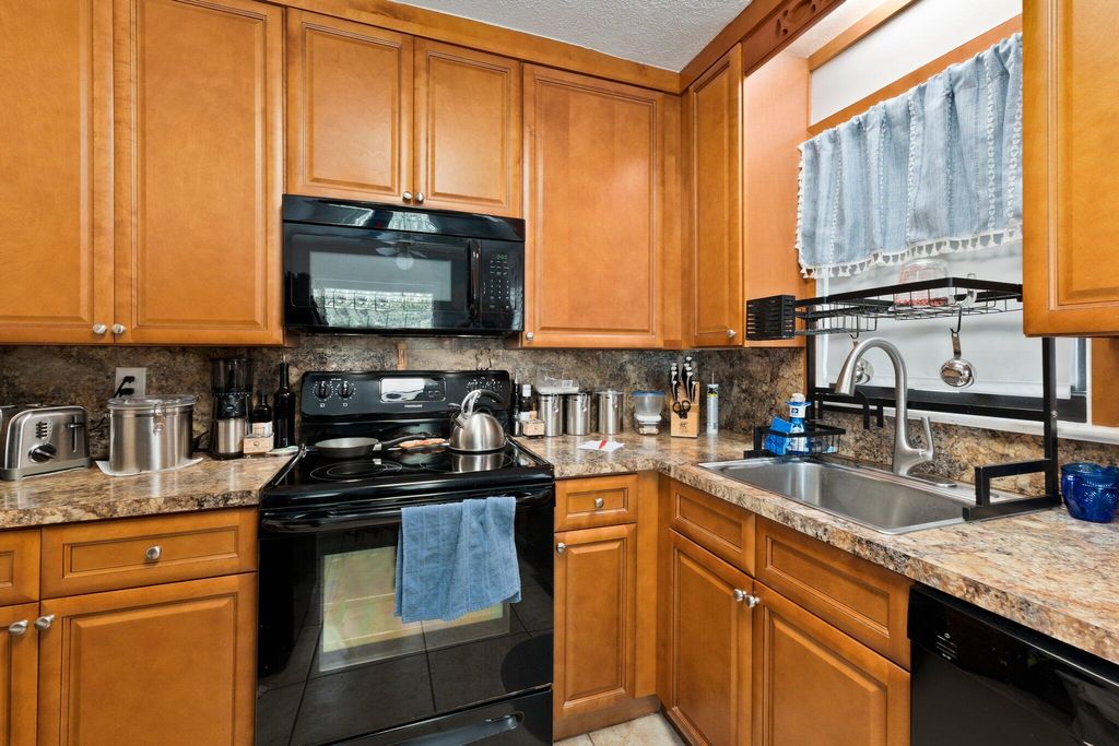 Photo of 1136 SE Osceola Street, Stuart, FL 34996 (MLS # RX-11061636)