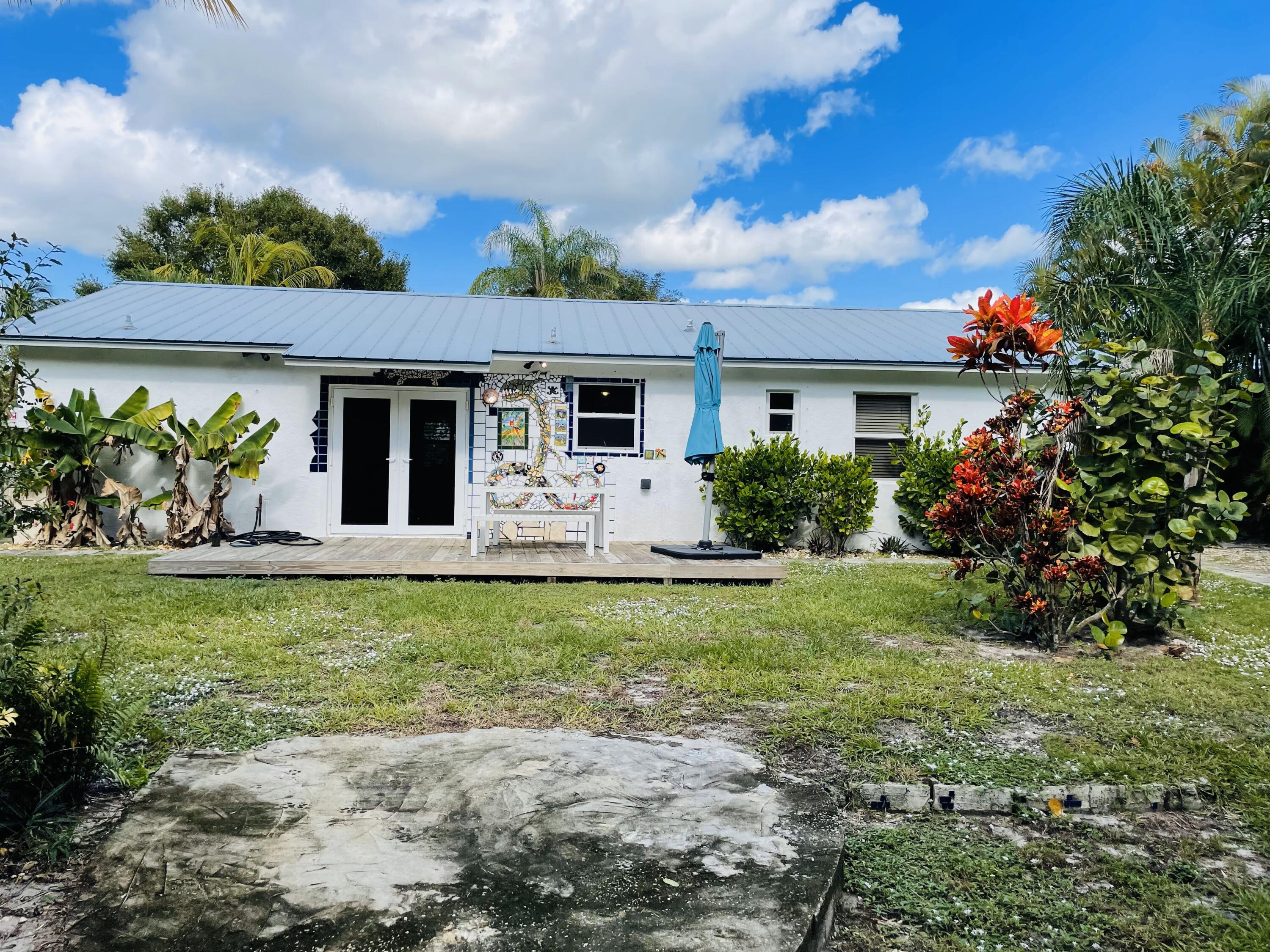 1002 Mohican Boulevard, Jupiter, Palm Beach County, Florida - 3 Bedrooms  
1 Bathrooms - 