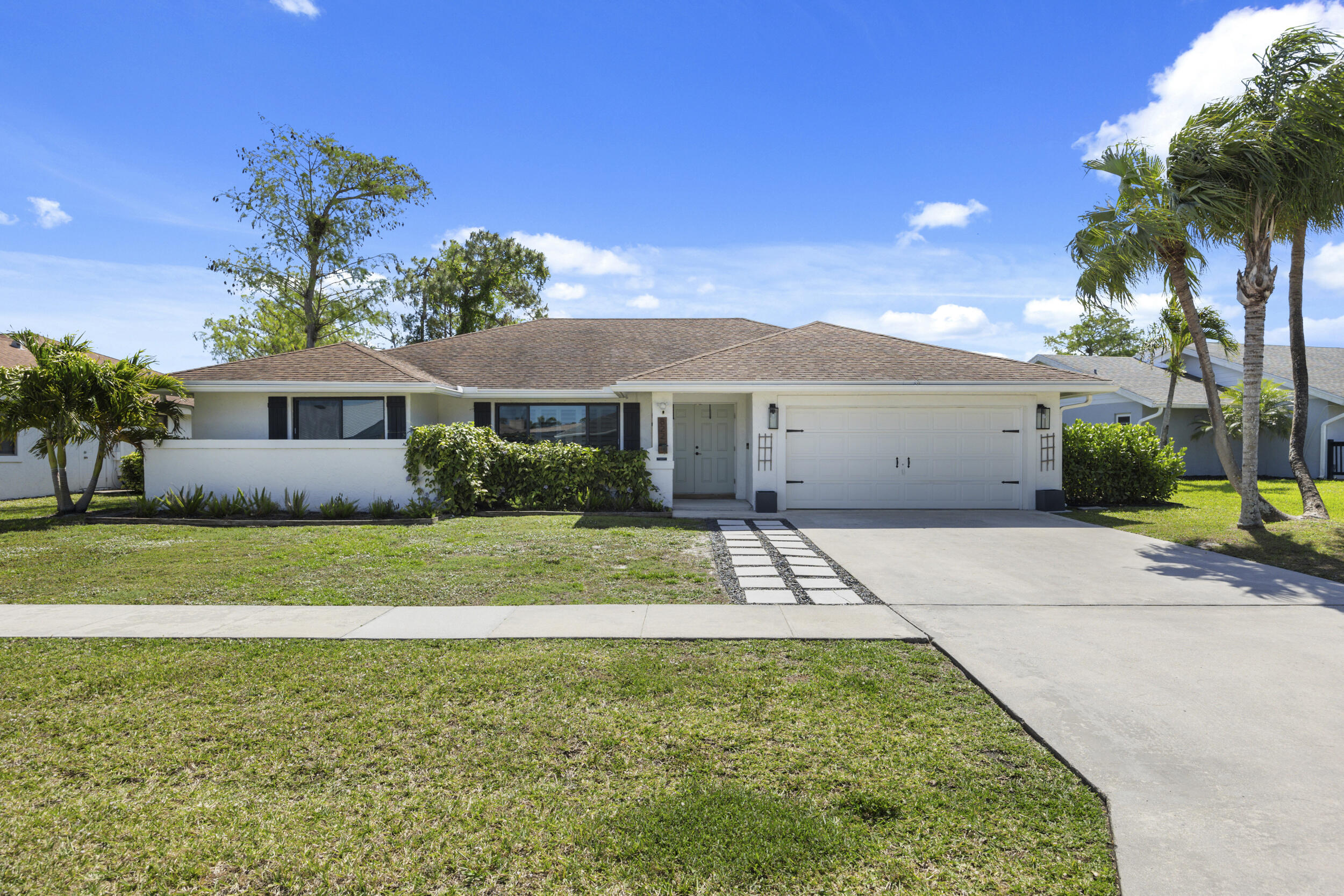 822 Azure Avenue, Wellington, Palm Beach County, Florida - 3 Bedrooms  
2 Bathrooms - 