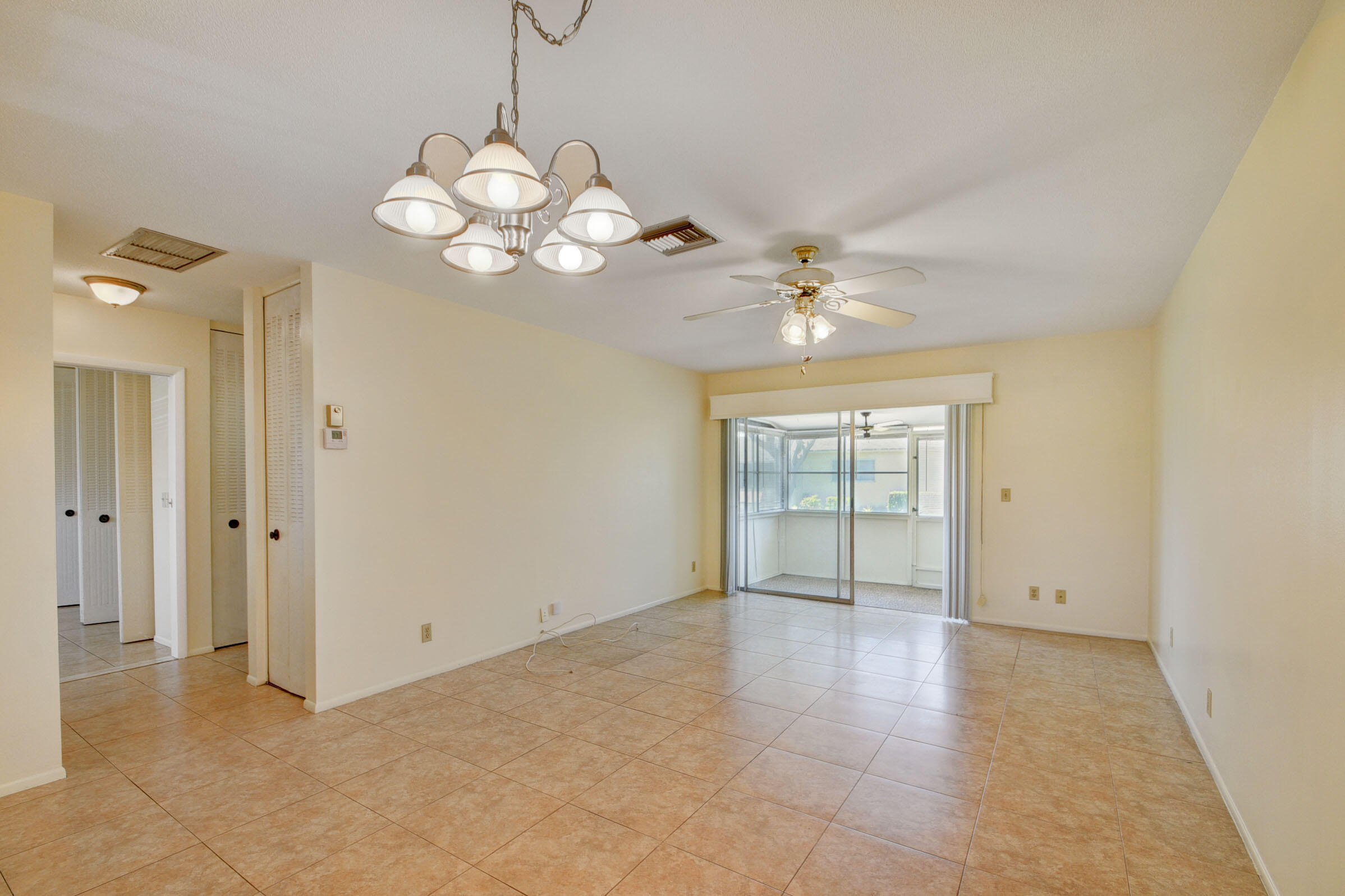 2915 Ashley Drive E, West Palm Beach, Palm Beach County, Florida - 2 Bedrooms  
1 Bathrooms - 