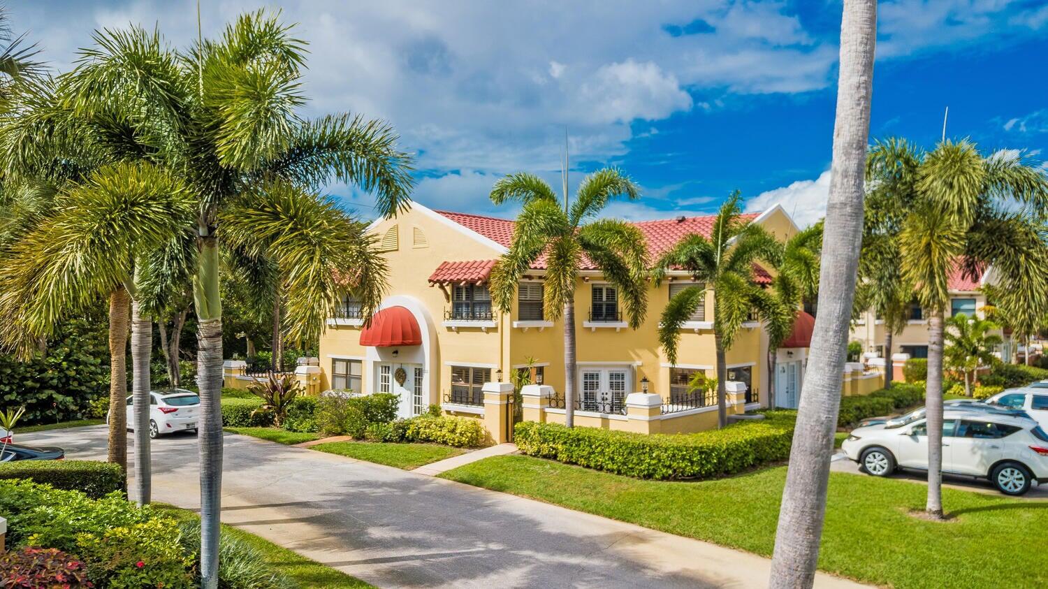 Property for Sale at 20 Uno Lago Drive, Juno Beach, Palm Beach County, Florida - Bedrooms: 2 
Bathrooms: 2.5  - $547,777