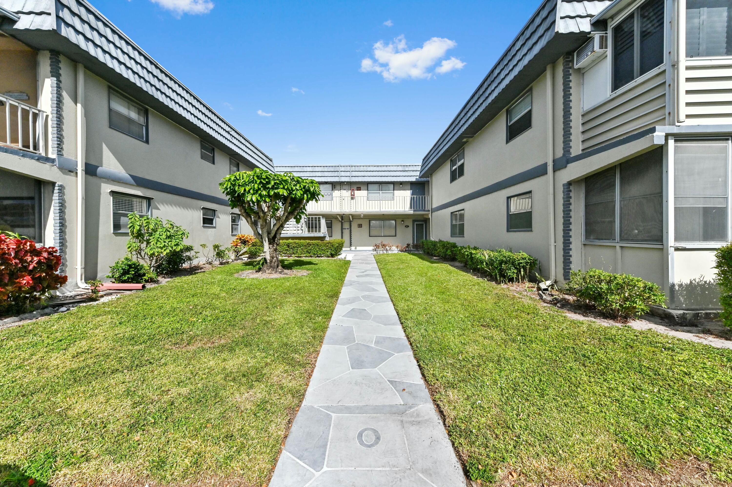 686 Brittany O, Delray Beach, Palm Beach County, Florida - 1 Bedrooms  
1.5 Bathrooms - 