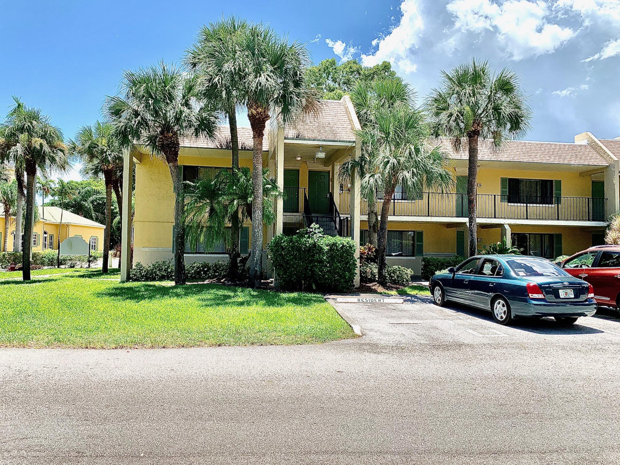 Property for Sale at 302 Meadows Circle 302, Boynton Beach, Palm Beach County, Florida - Bedrooms: 2 
Bathrooms: 2  - $228,000