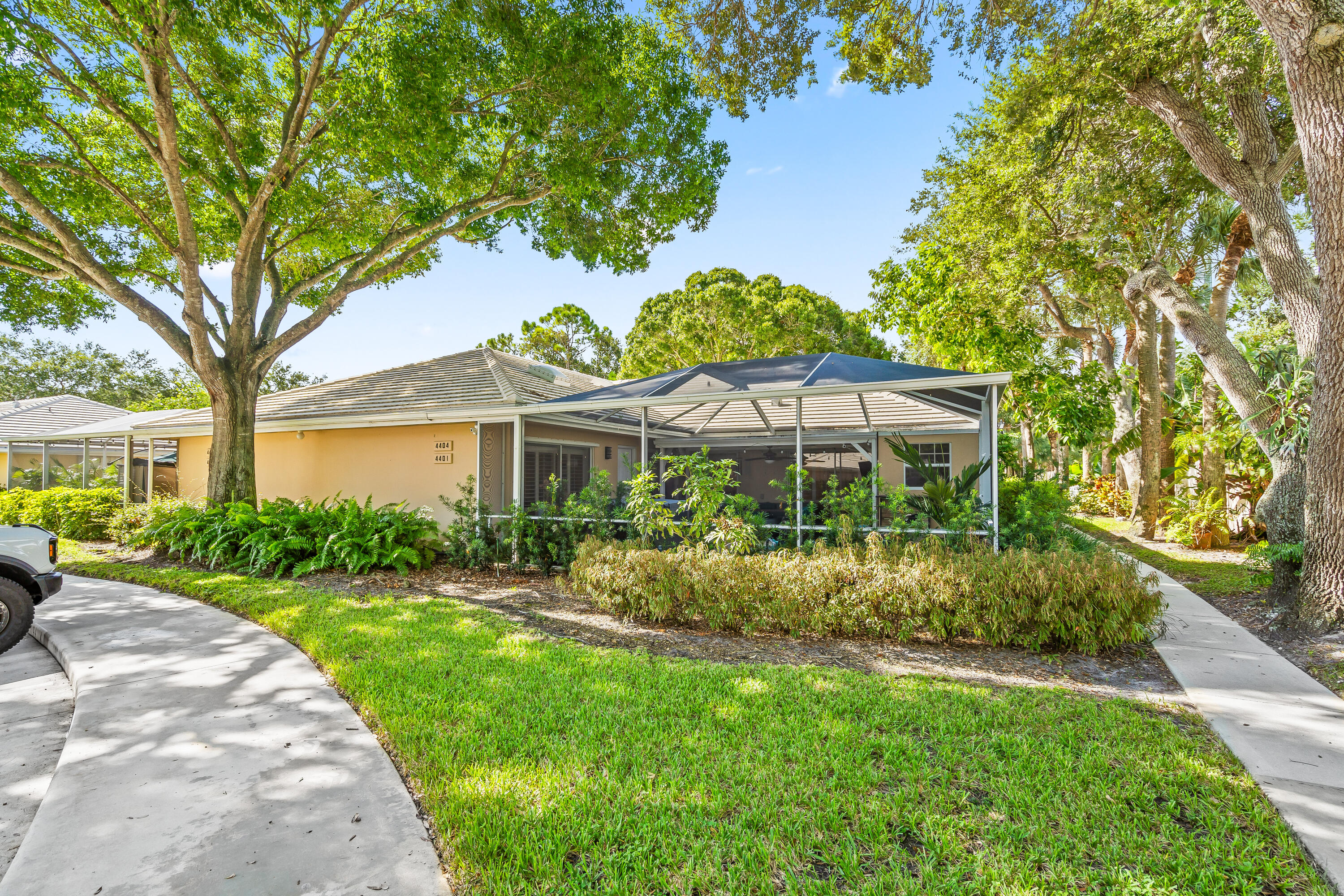 4401 Lakemont Court A, Palm Beach Gardens, Palm Beach County, Florida - 2 Bedrooms  
2 Bathrooms - 