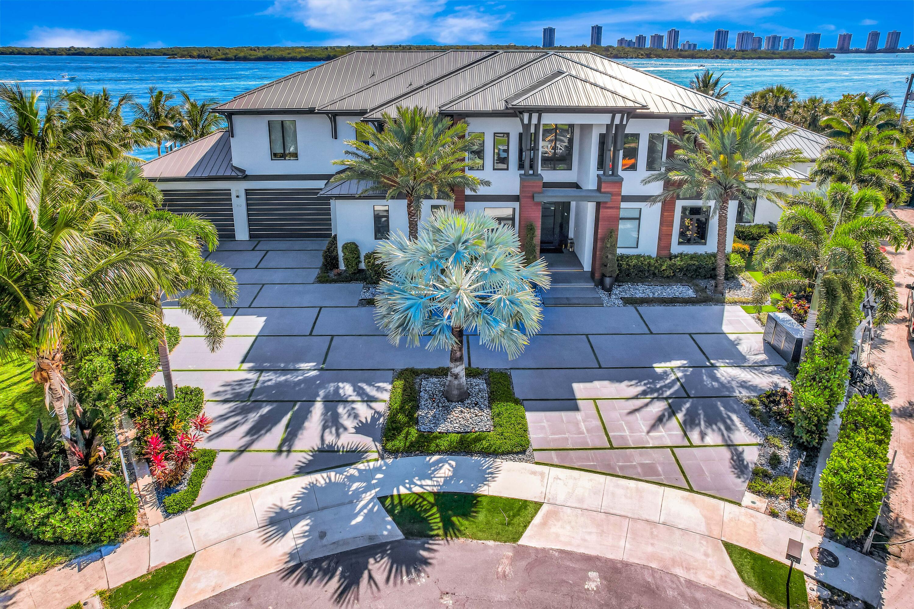 Property for Sale at 712 Lakeside Circle, North Palm Beach, Miami-Dade County, Florida - Bedrooms: 6 
Bathrooms: 7.5  - $29,900,000