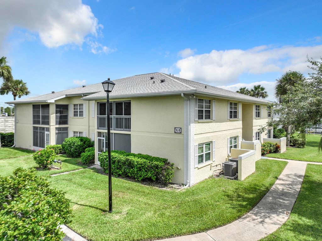 Photo of 939 Sonesta Ave Avenue NE #204, Palm Bay, FL 32905 (MLS # RX-11127022)
