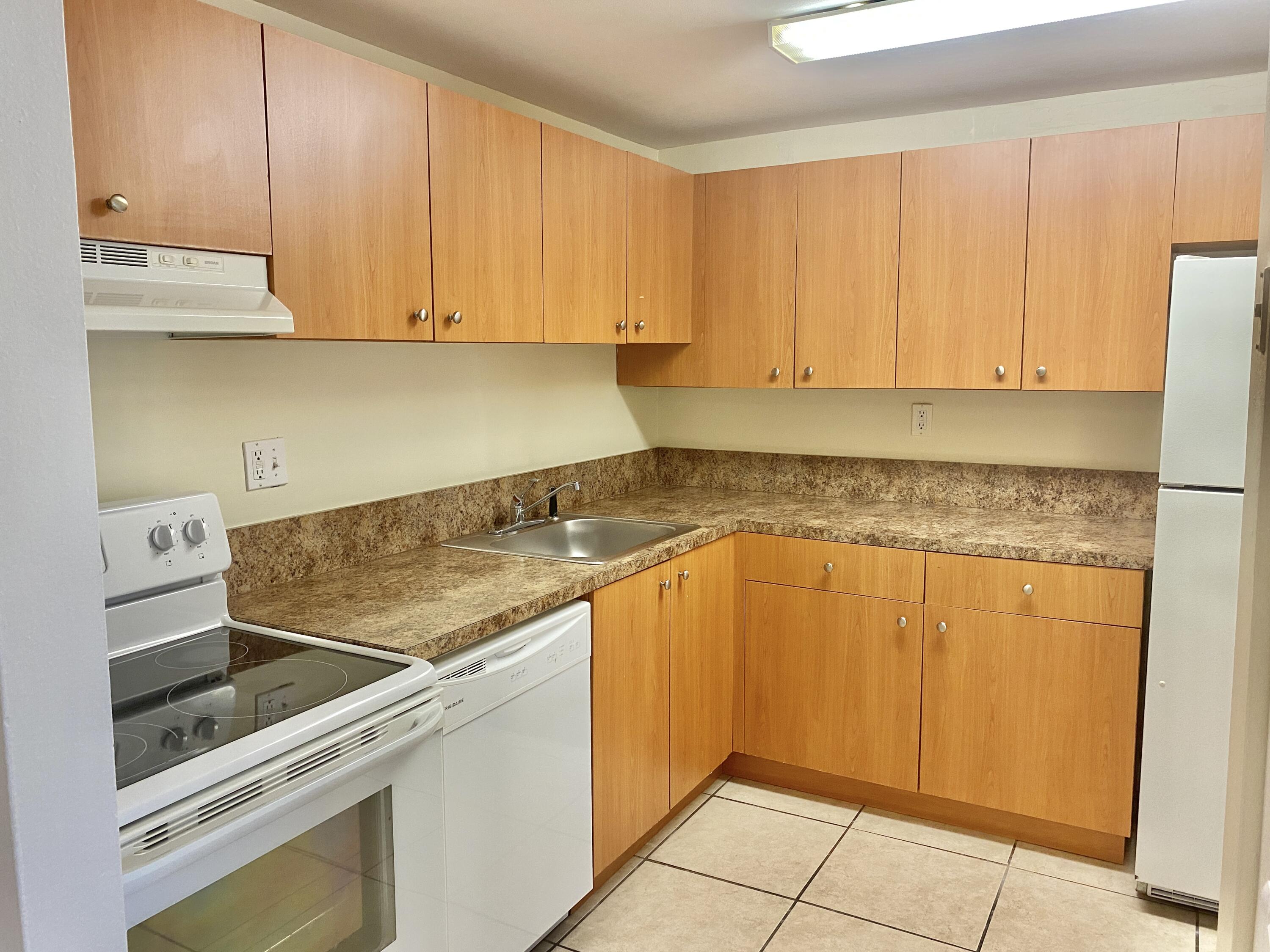 405 W Executive Center Drive 208, West Palm Beach, Palm Beach County, Florida - 2 Bedrooms  
2 Bathrooms - 