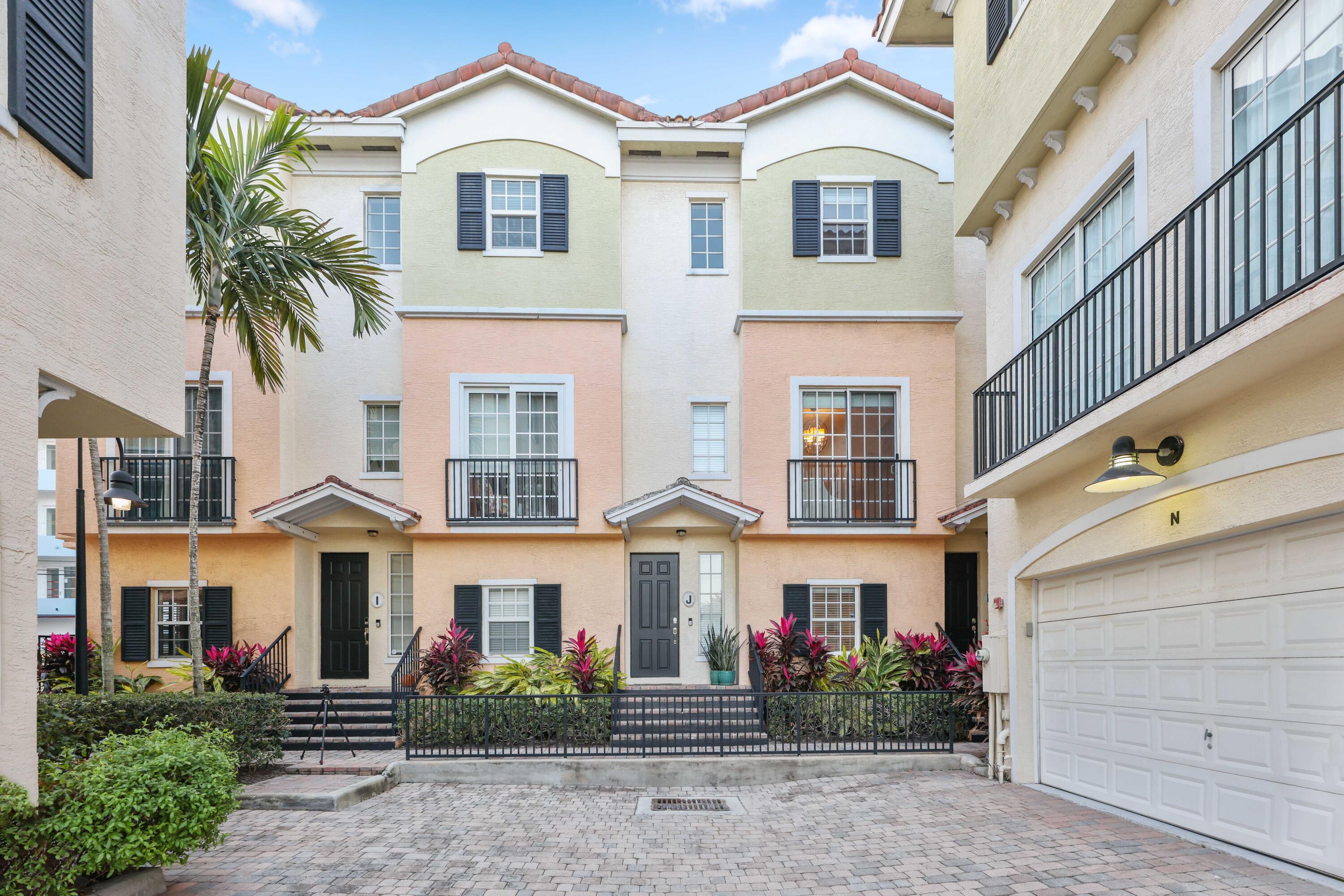 Property for Sale at 150 Ne 6th Avenue K, Delray Beach, Palm Beach County, Florida - Bedrooms: 3 
Bathrooms: 3.5  - $950,000