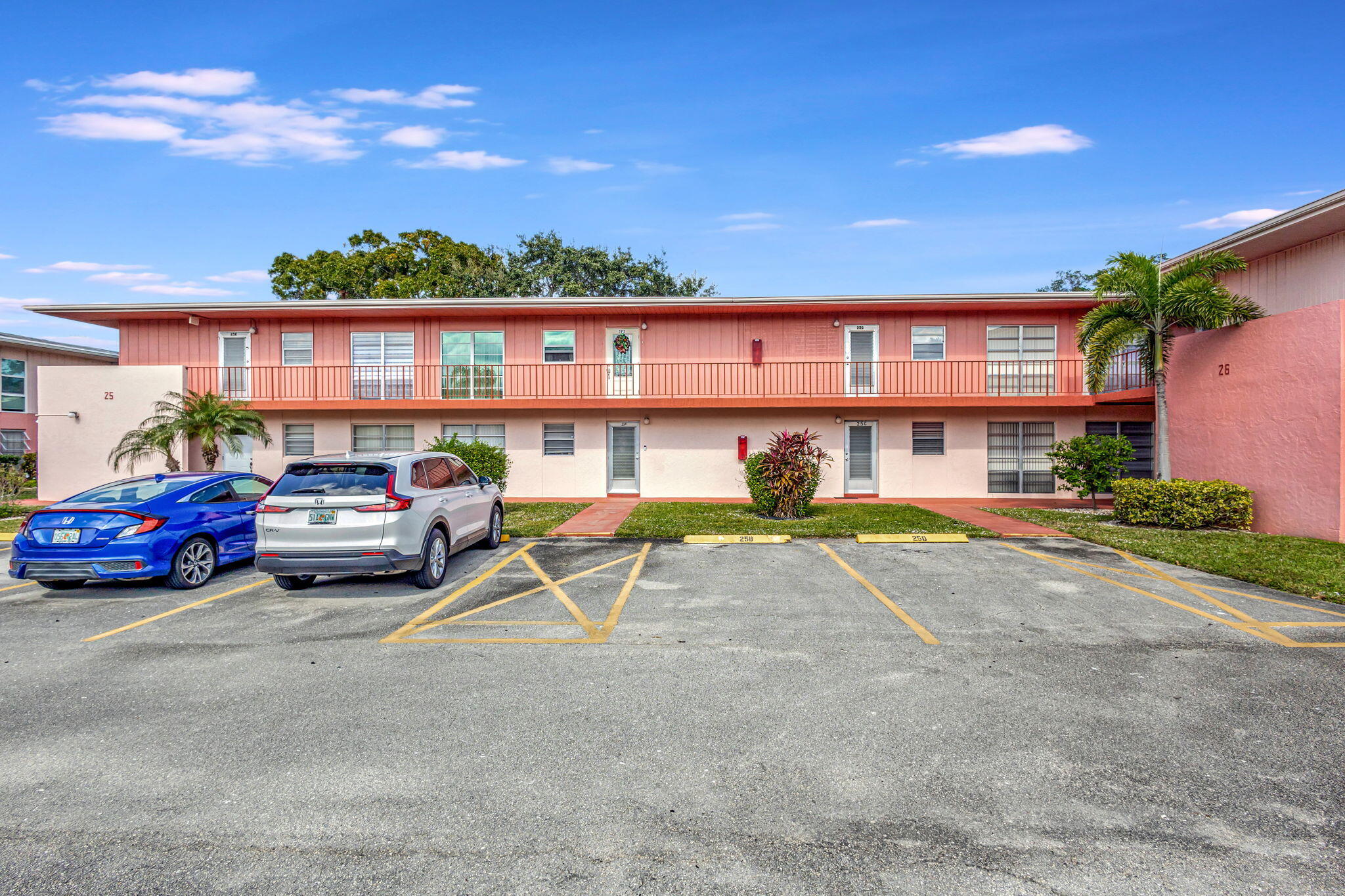 Property for Sale at 25 Golfs Edge H, West Palm Beach, Palm Beach County, Florida - Bedrooms: 1 
Bathrooms: 1.5  - $89,000
