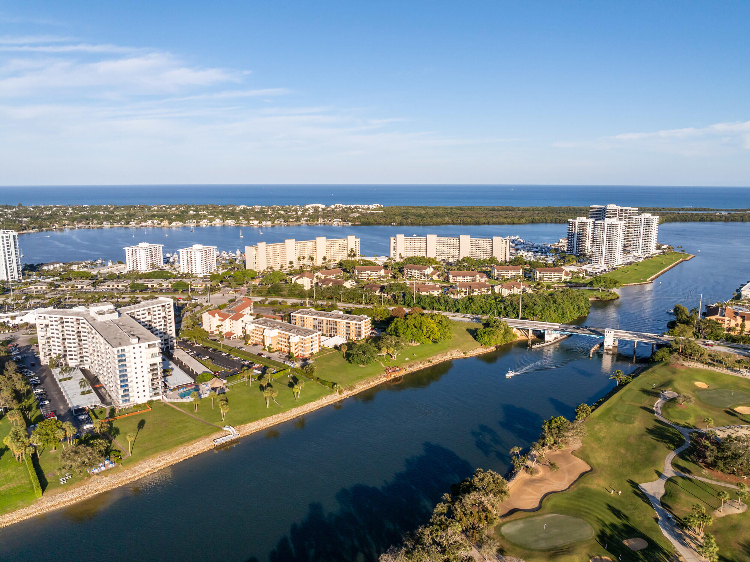 300 Golfview Road 503, North Palm Beach, Miami-Dade County, Florida - 2 Bedrooms  
2 Bathrooms - 