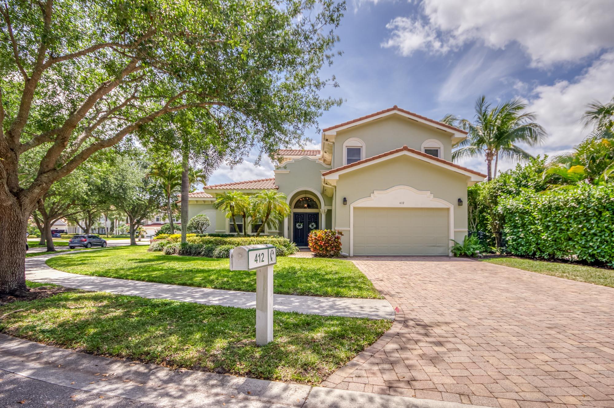 412 Meadowlark Drive, Jupiter, Palm Beach County, Florida - 4 Bedrooms  
3.5 Bathrooms - 