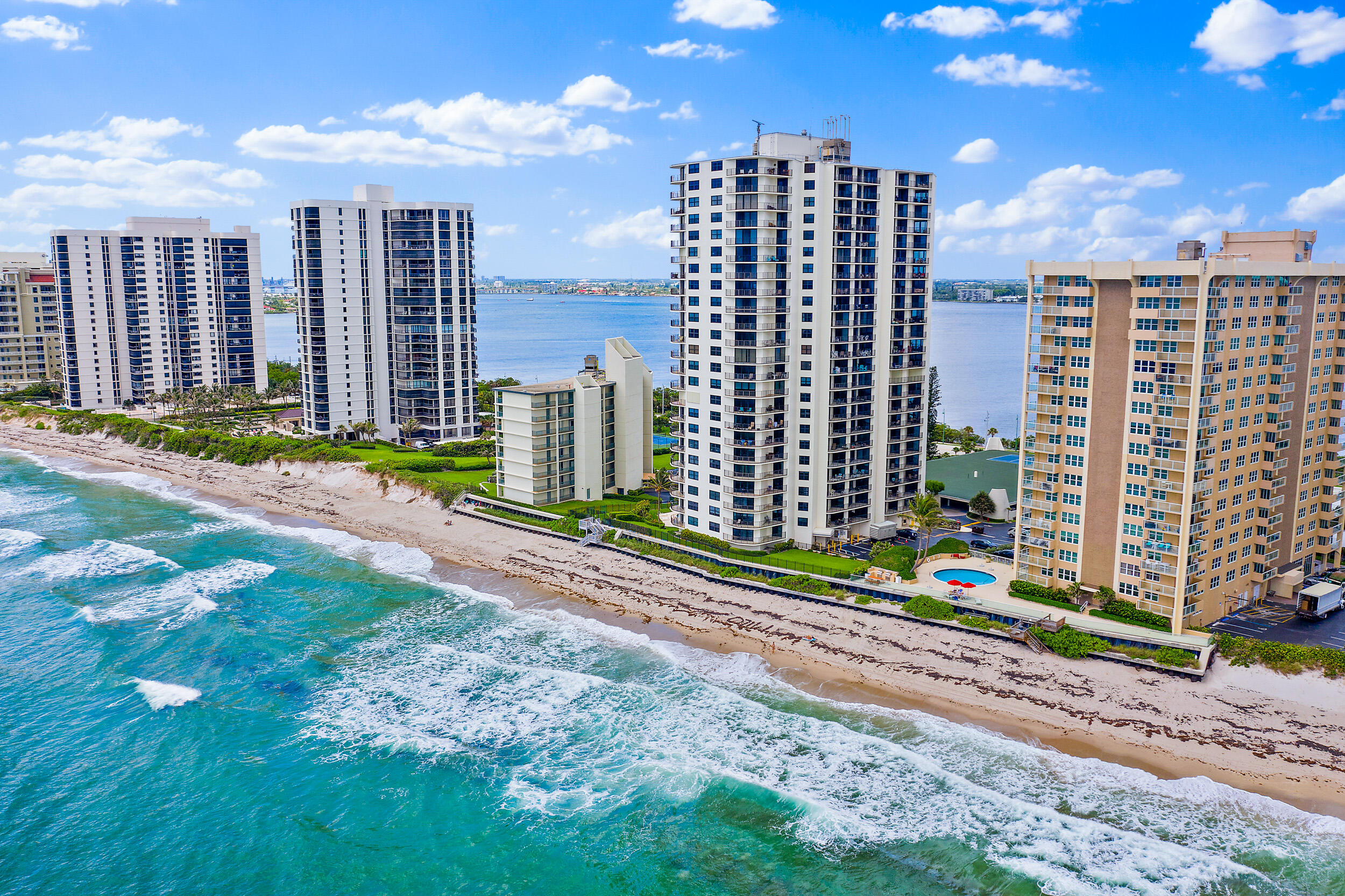 Property for Sale at 5420 N Ocean Drive 305, Singer Island, Palm Beach County, Florida - Bedrooms: 2 
Bathrooms: 2  - $699,000