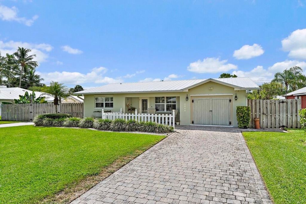 Photo of 4844 SE Pilot Way, Stuart, FL 34997 (MLS # RX-11120624)