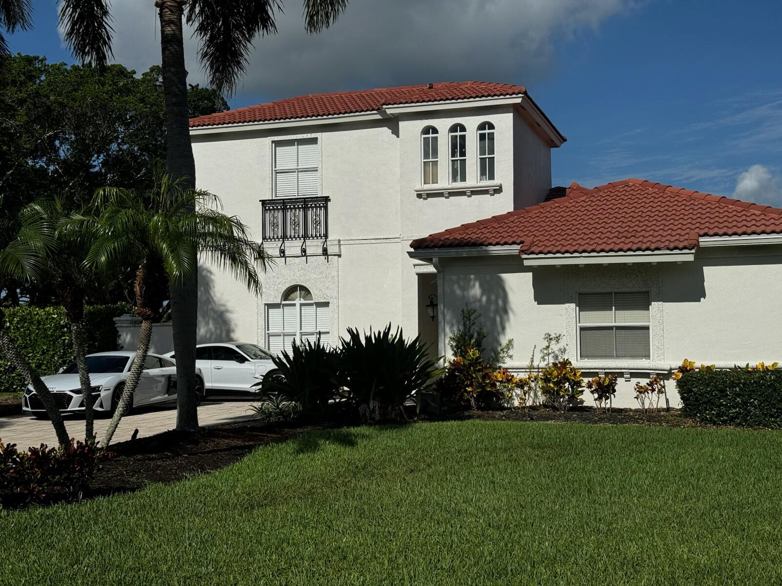 8163 Lakeview Drive, West Palm Beach, Palm Beach County, Florida - 3 Bedrooms  
3.5 Bathrooms - 