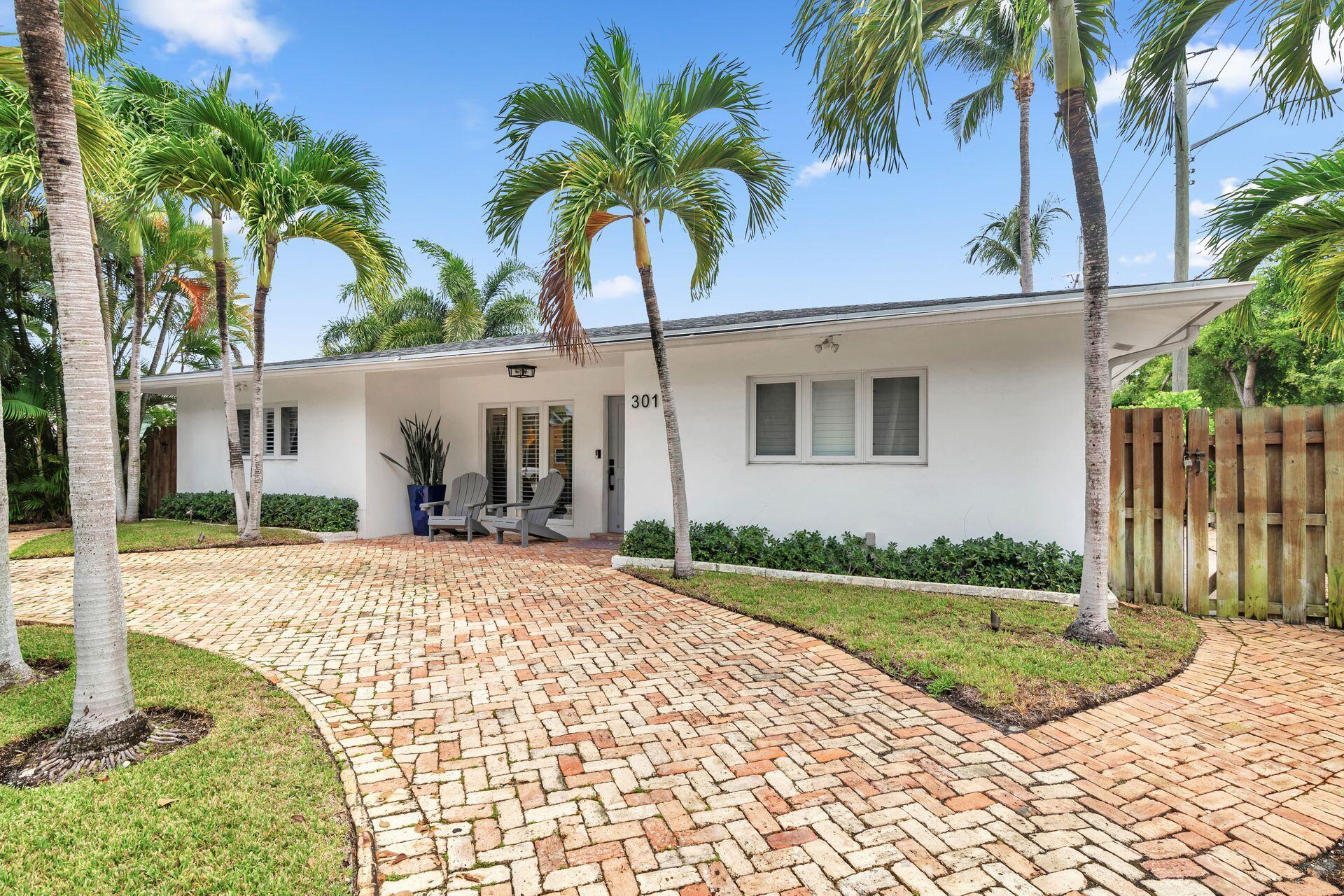 Photo 1 of 301 Edgewood Drive, West Palm Beach, Florida, $1,650,000, Web #: 11115957