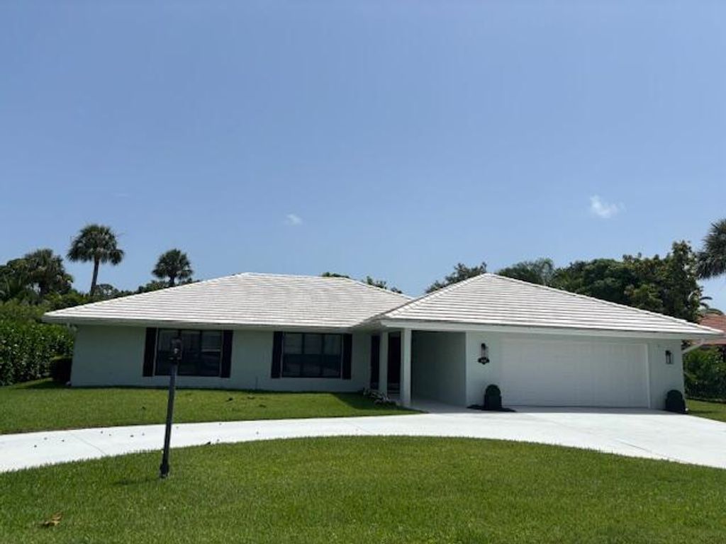 Photo of 2831 SE Fairway W, Stuart, FL 34997 (MLS # RX-11080668)
