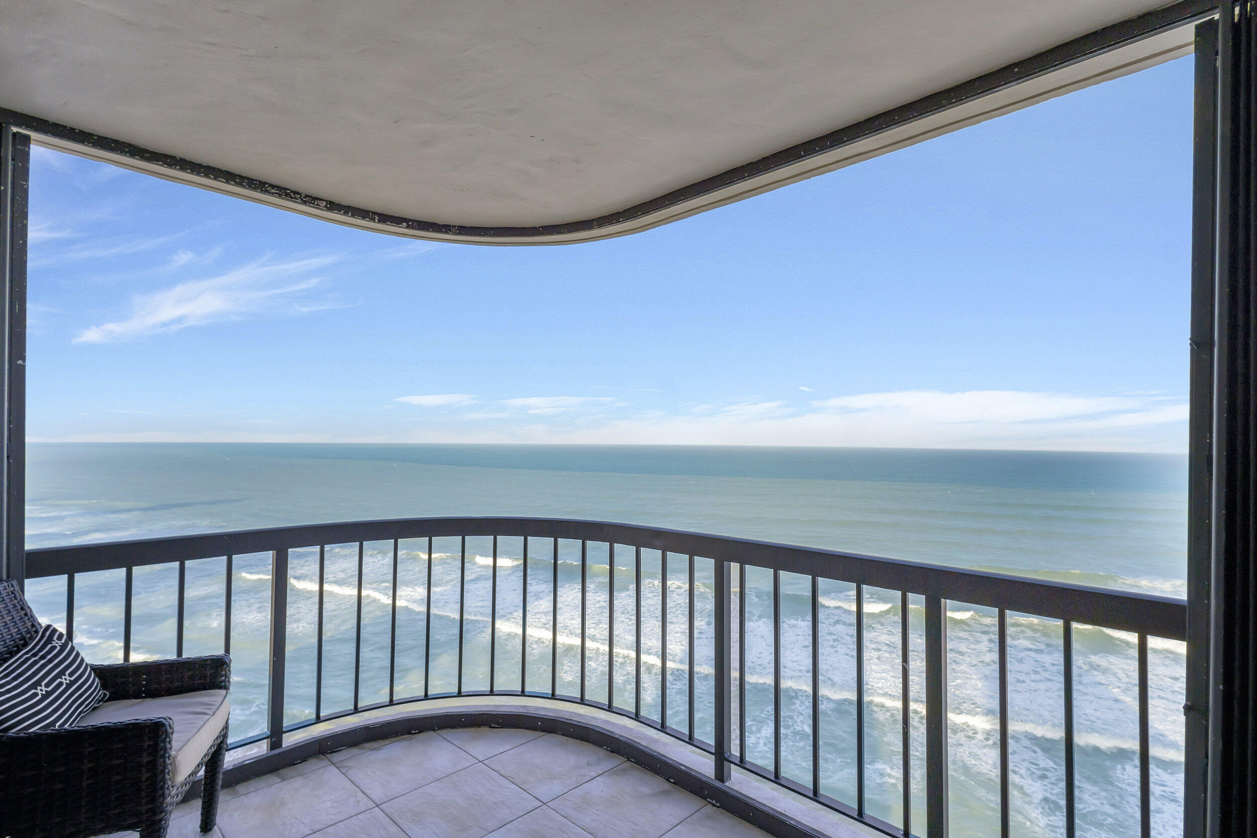 5380 N Ocean Drive 22 - D, Singer Island, Palm Beach County, Florida - 3 Bedrooms  
3 Bathrooms - 