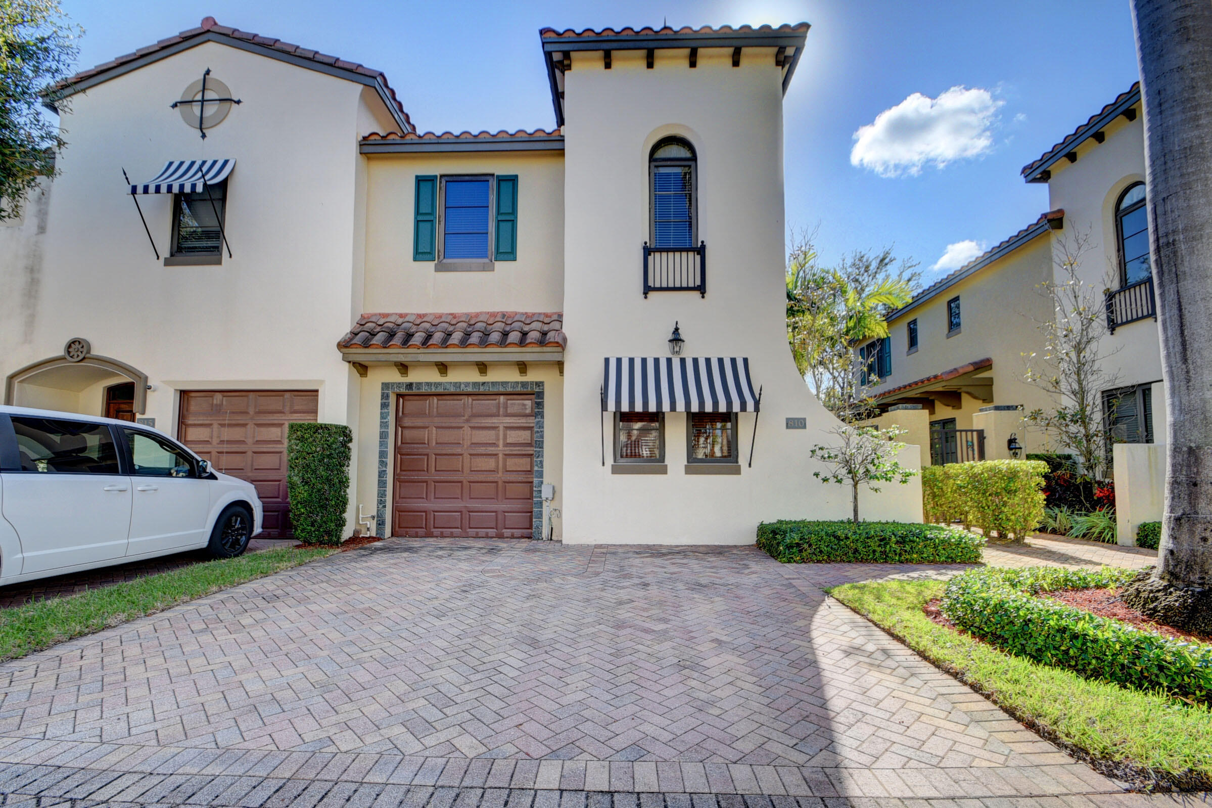 Property for Sale at 810 Via Villagio, Hypoluxo, Palm Beach County, Florida - Bedrooms: 3 
Bathrooms: 2.5  - $585,000