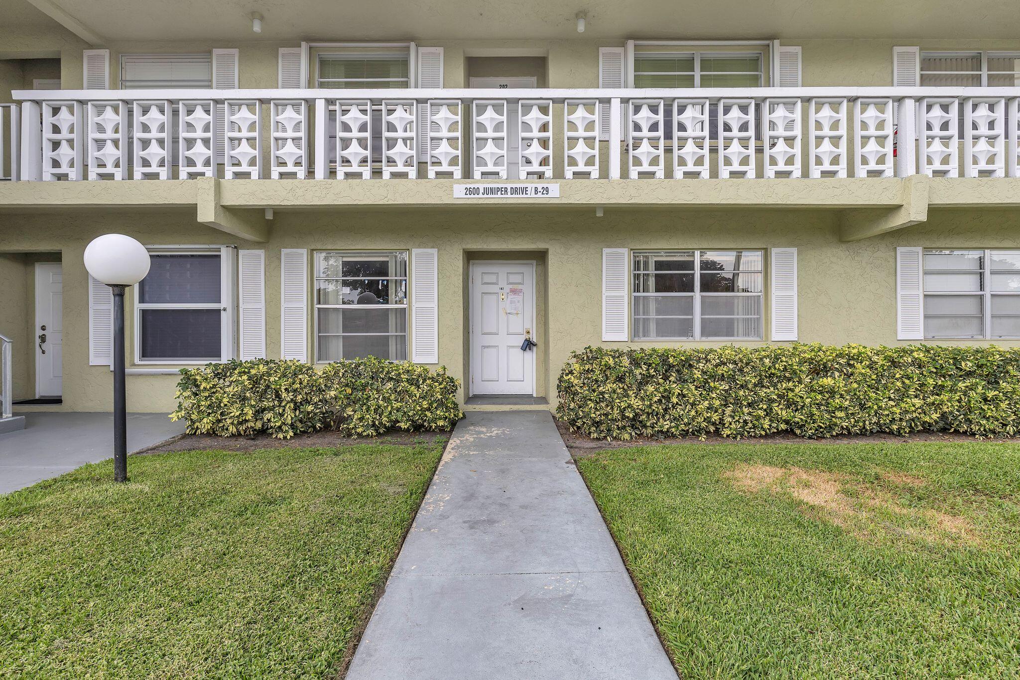 Property for Sale at 2600 Juniper Drive 102, Delray Beach, Palm Beach County, Florida - Bedrooms: 2 
Bathrooms: 2  - $104,900
