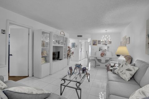 Tiny photo for 2751 E Sunrise Lakes Drive E #204, Sunrise, FL 33322 (MLS # RX-11118210)