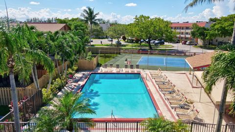 Tiny photo for 2751 E Sunrise Lakes Drive E #204, Sunrise, FL 33322 (MLS # RX-11118210)