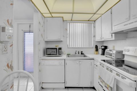 Tiny photo for 2751 E Sunrise Lakes Drive E #204, Sunrise, FL 33322 (MLS # RX-11118210)