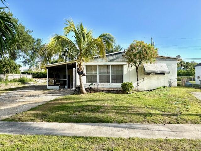 571 Tallulah Road, Lake Worth, Palm Beach County, Florida - 2 Bedrooms  
1 Bathrooms - 