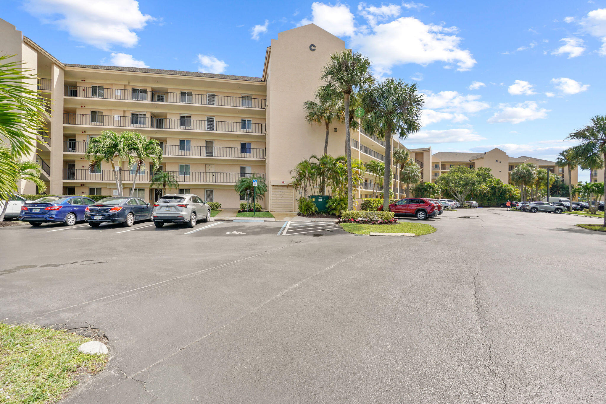 275 Palm Avenue C406, Jupiter, Palm Beach County, Florida - 2 Bedrooms  
2 Bathrooms - 